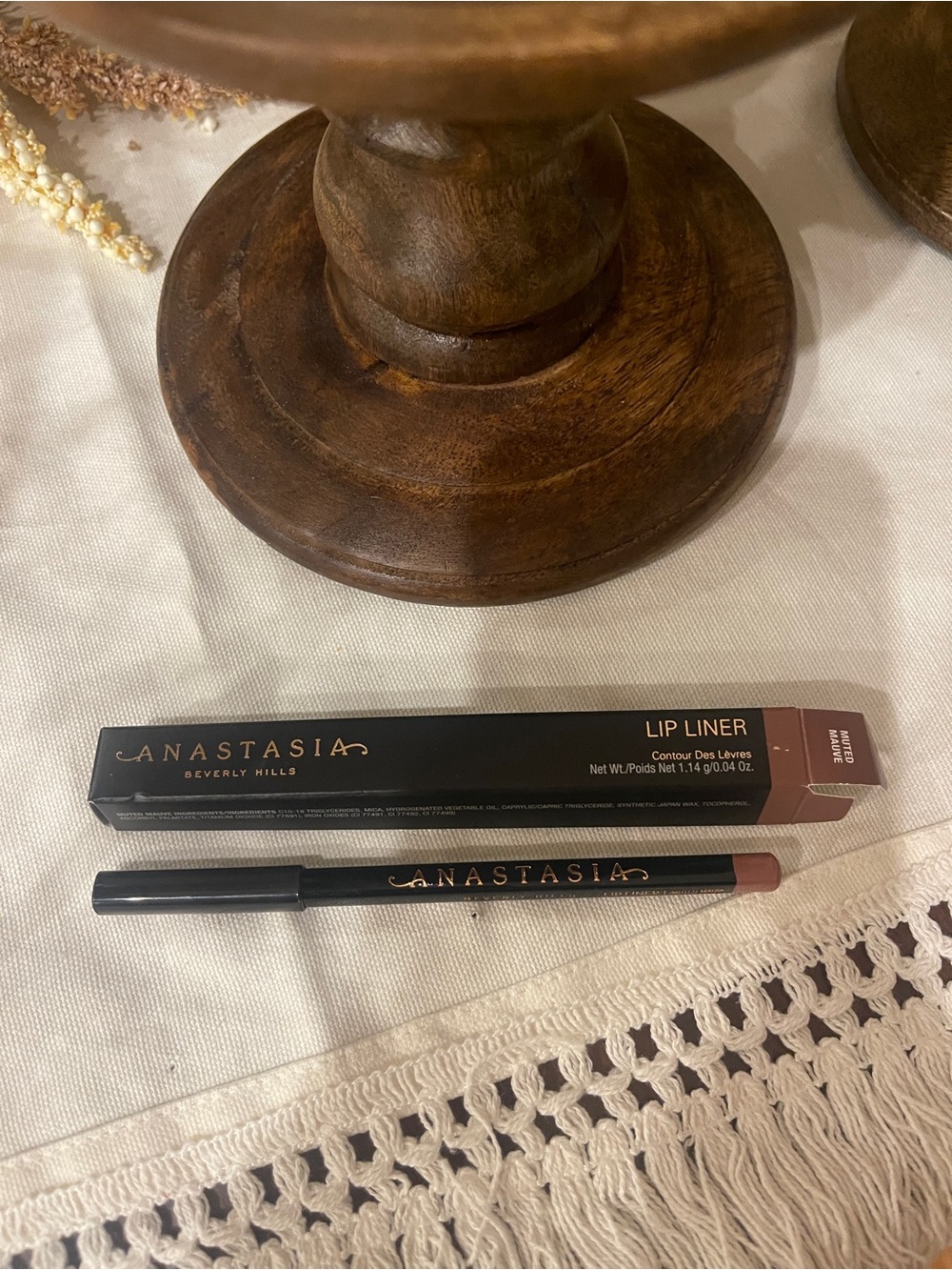 Anastasia Beverly Hills Lip Liner in Muted Mauve - Picture 1 of 5